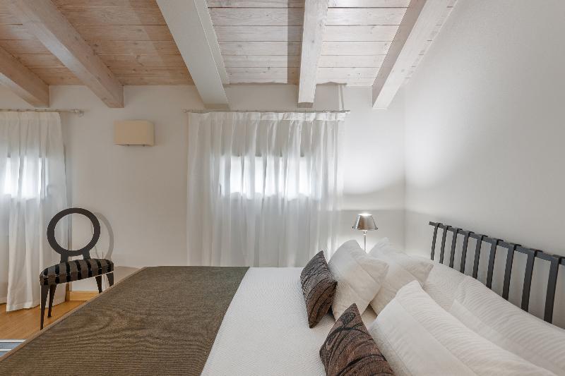 Gallery Guest house 2*