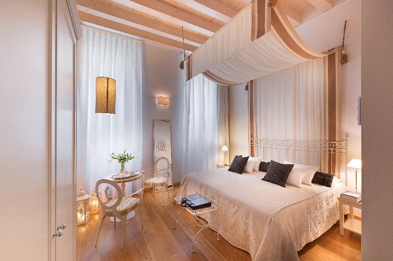 Gallery Guest house 2*