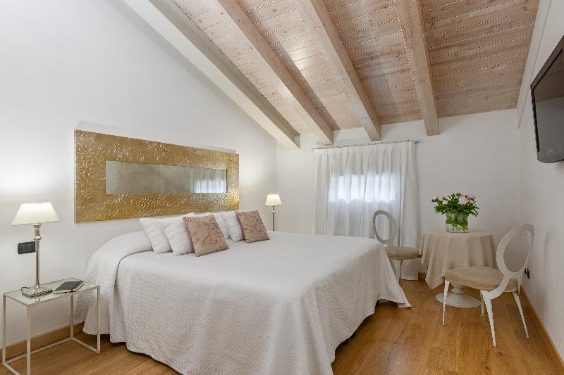 Gallery Guest house